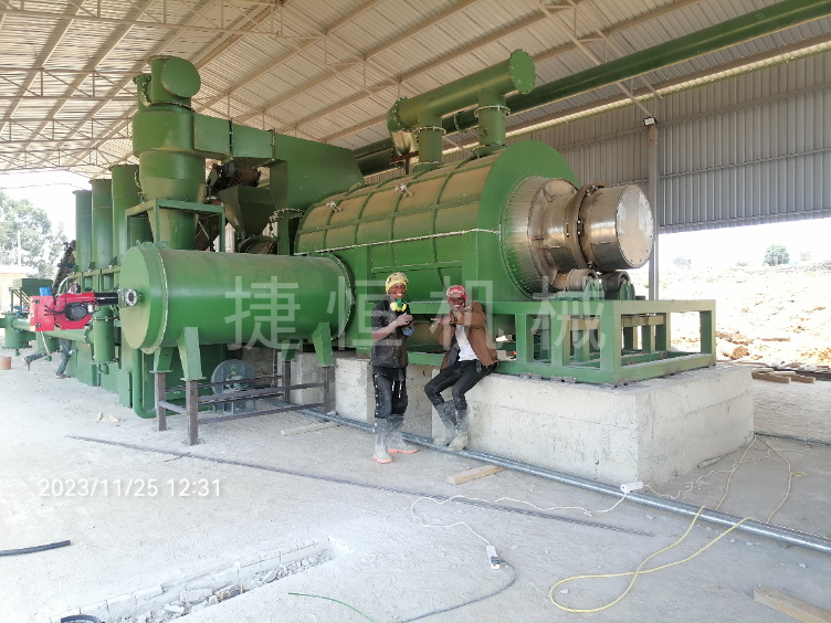 坦桑尼亞炭化機(jī)現(xiàn)場(chǎng)